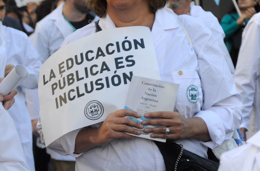  La salud y la educación son nuestras banderas